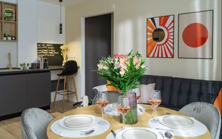 AIRBNB - 6 pers I Unirii - Centru Vechi I Etaj 4  I Balcon deschis - Poză 2