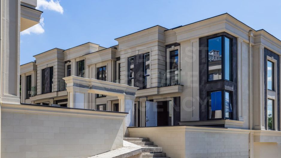 Vânzare, townhouse, 2 nivele, 3 camere, strada Maciesilor, Telecentru - Poză 1