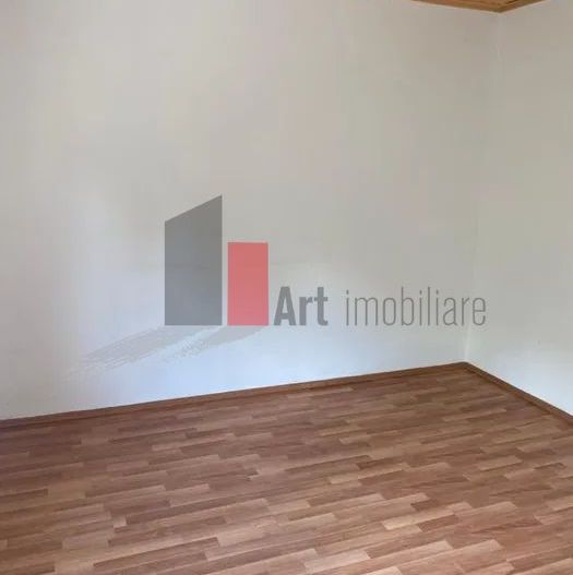 Apartament 3 camere Virtuții-Orsova - Poză 3