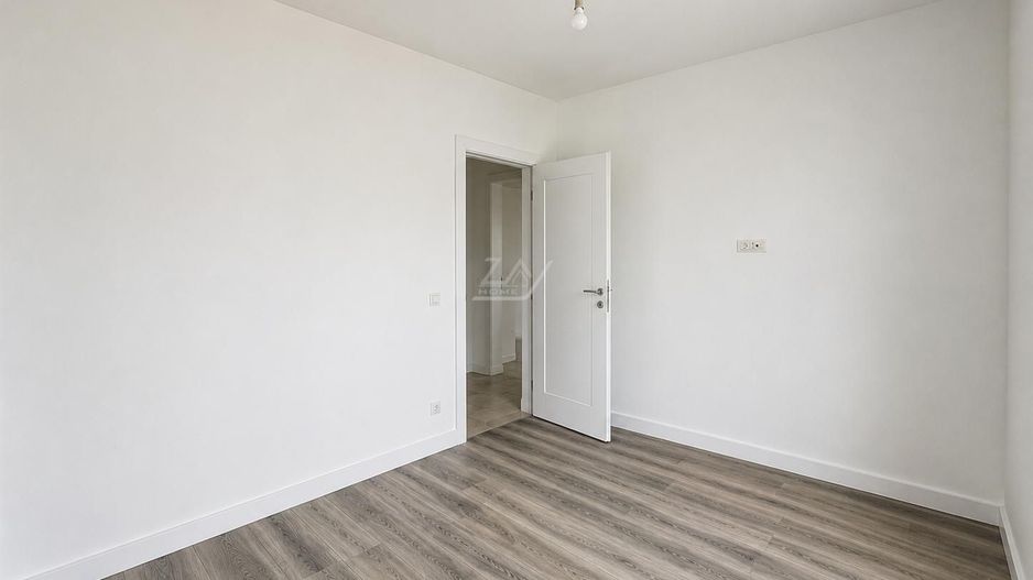 Bloc nou. Apartament cu 3 camere spations. 2 Bai. Etaj 1 - Poză 5