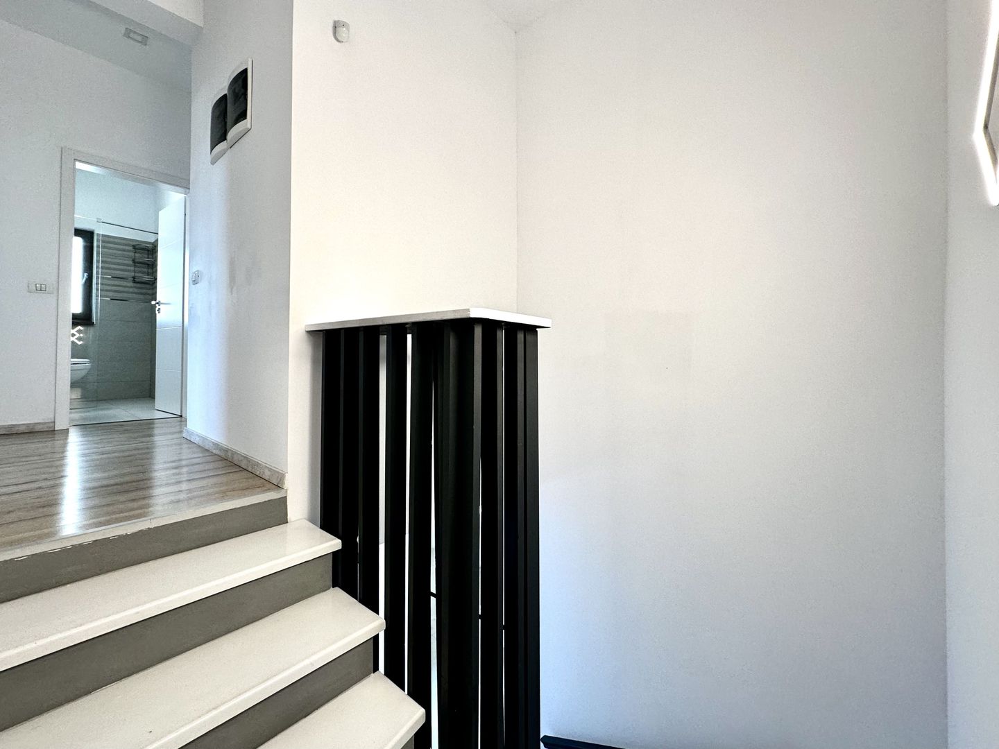 Casa de inchiriat la Liziera Pădurii - intrarea in Dumbrăvița - Poză 19