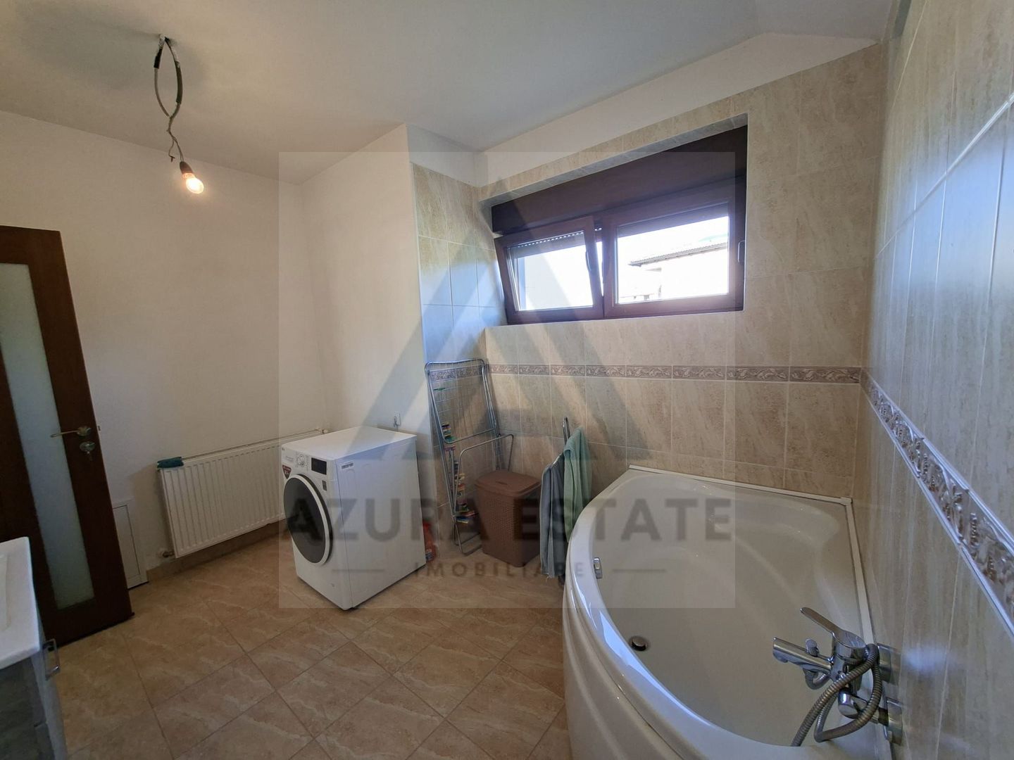 Casa intabulata 5 camere 2 bai si curte generoasa in Bavaria Park - Poză 7