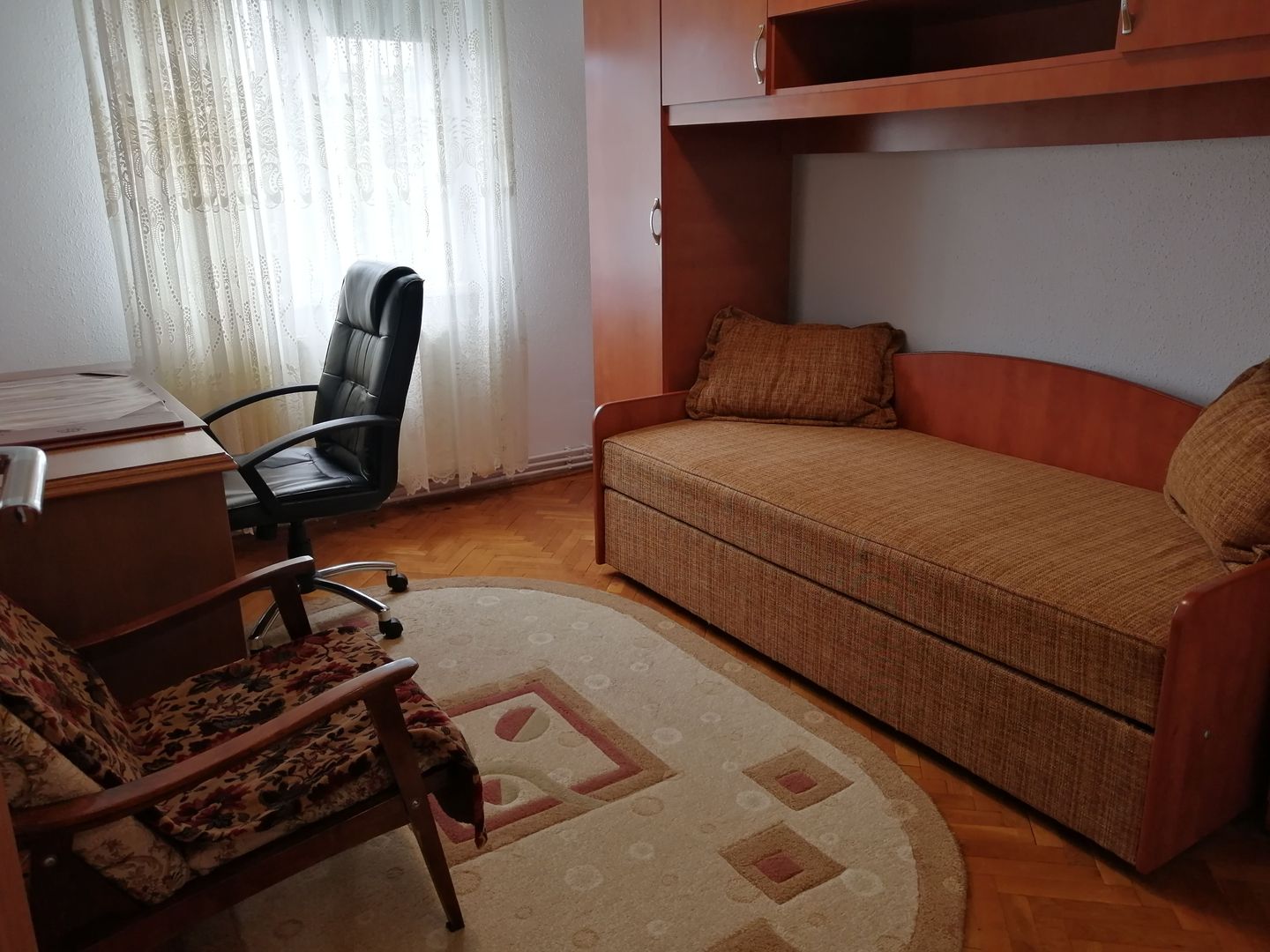 Inchiriere - 4 camere decomandat in Scriitorilor - Poză 7