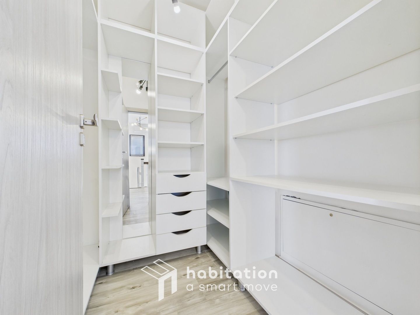 Tur virtual disponibil – duplex modern cu grădină privată și garaj - Poză 25