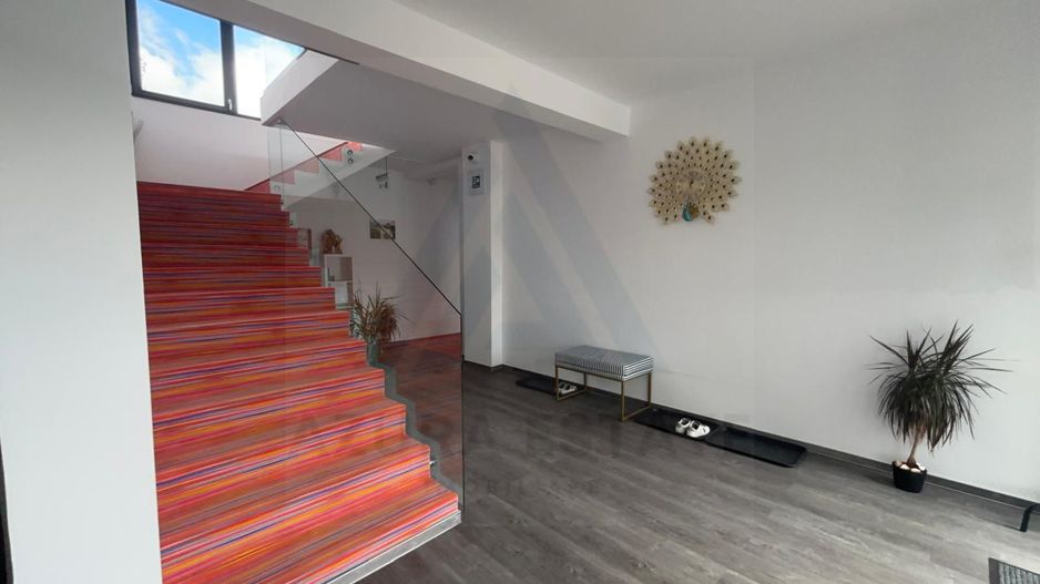 Pensiune PREMIUM 10 camere și Casă Individuală Valea Avrigului 4.600mp - Poză 15