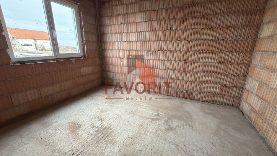 Duplex despartit | 4 camere | Asfalt si toate utilitatile | Zona excelenta - Poză 5