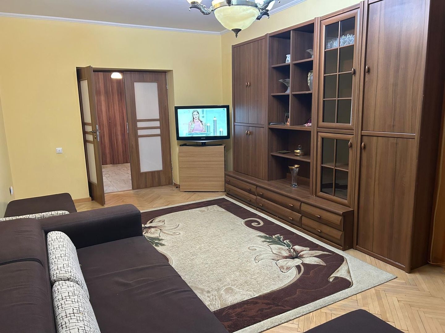 AP. 3 CAMERE VITAN, CENTRALA, PARCARE INCLUSA, METROU 15 MINUTE - Poză 2