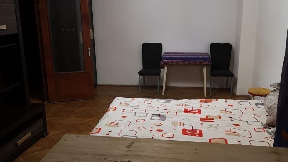 Apartament decomandat 2 camere- Rovine - Poză 2