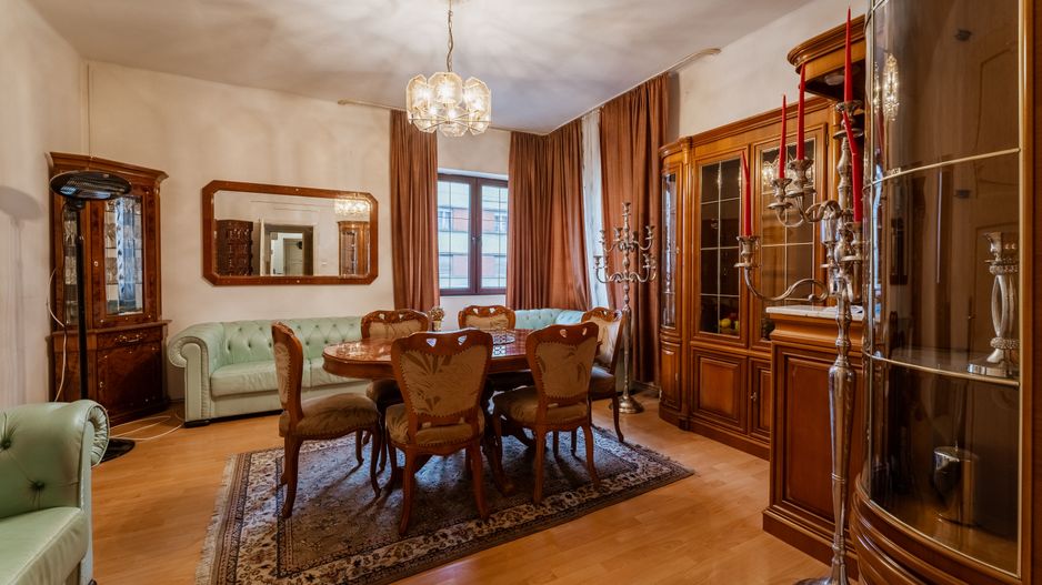 Vilă situată pe Calea Romanilor - Poză 4