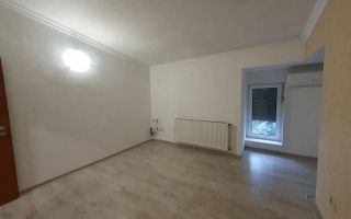 Apartament 5 camere Dumbravita la vila - Poză 1
