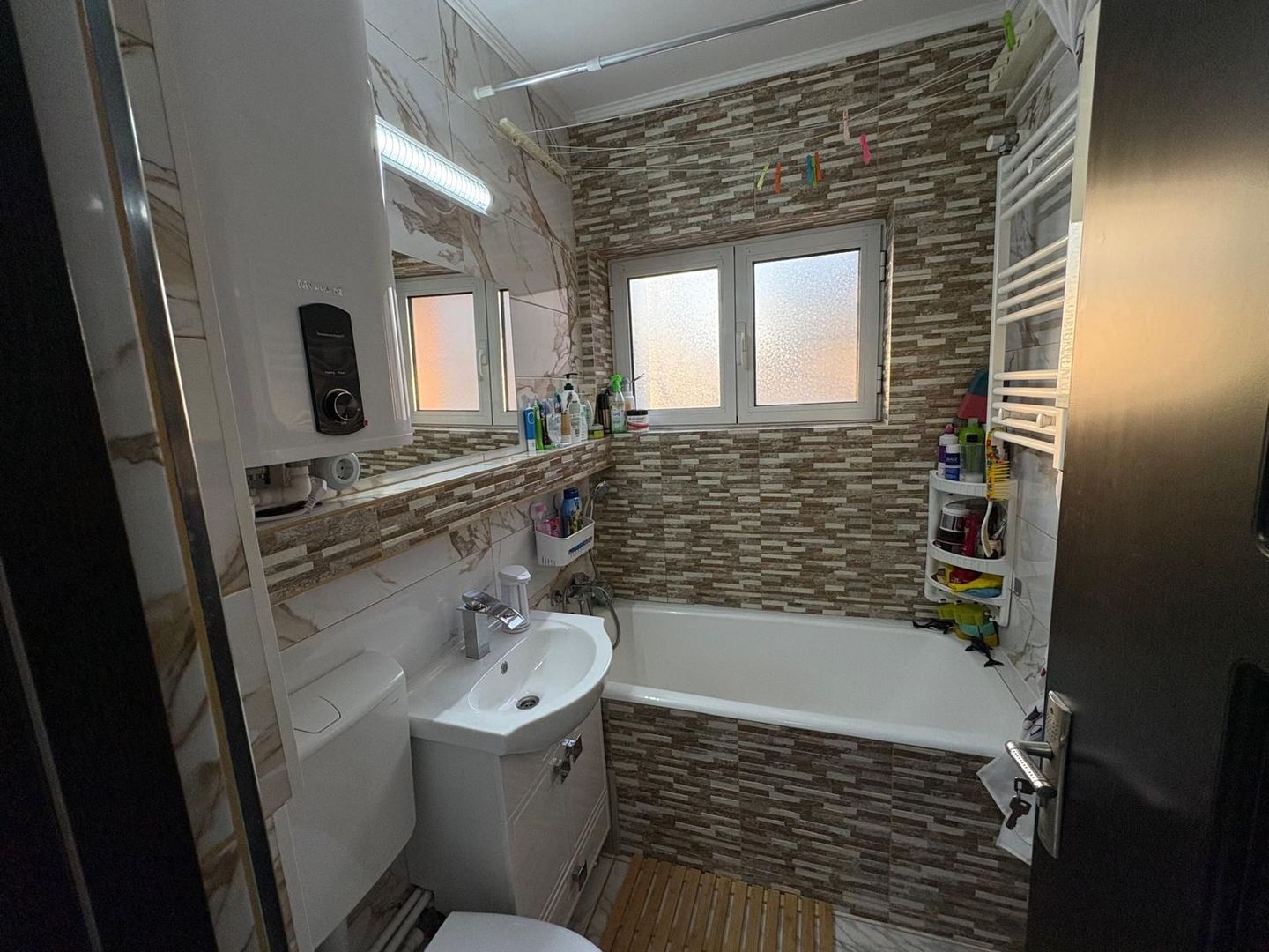Apartament elegant cu trei camere, Drumul Gazarului, 99.900 € - Poză 11