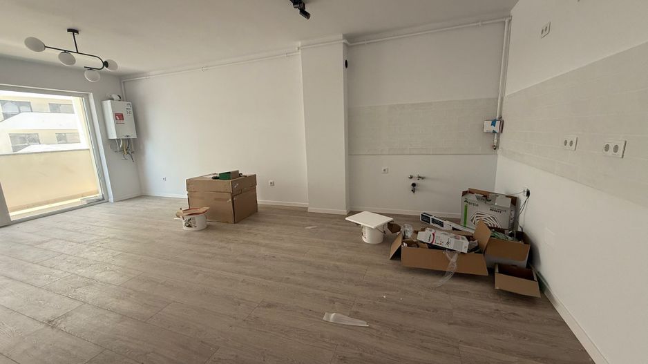 COMISION 0% !!!VANZARE APARTAMENT 2 CAMERE FINISAT GARAJ  ZONA EROILOR - Poză 3