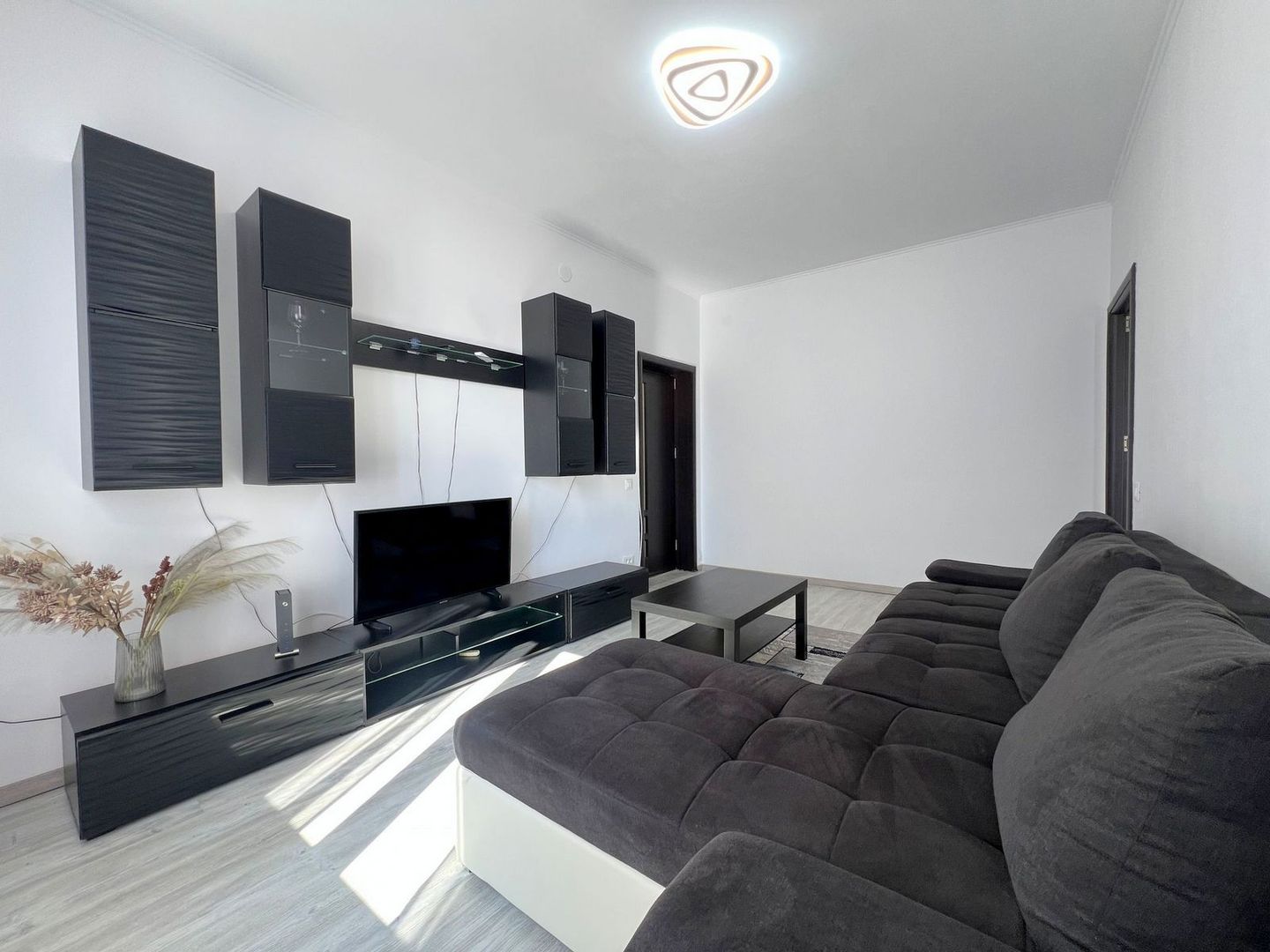 2 camere renovat  Glinka - Floreasca - Poză 1