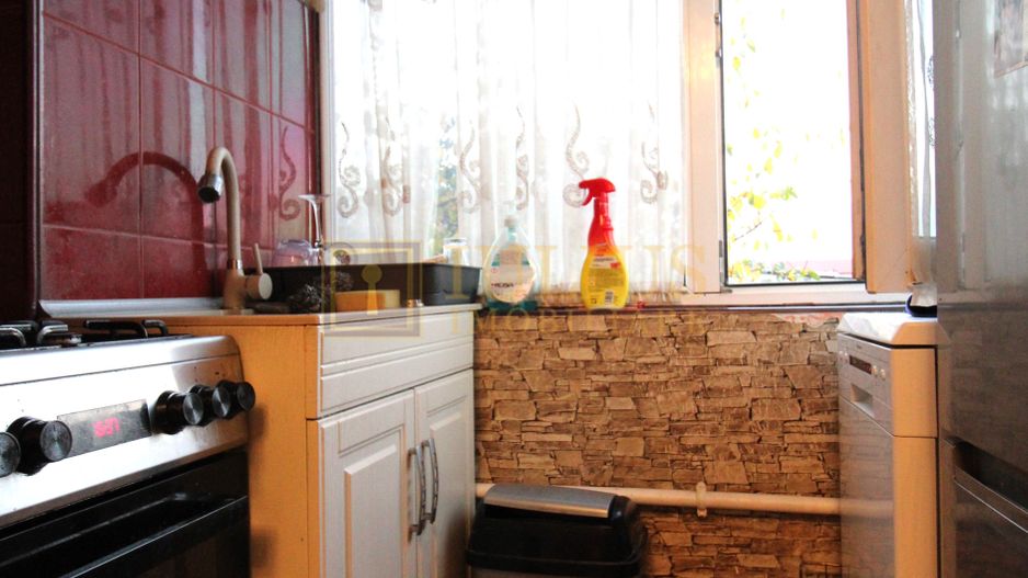 Zona Lipovei, 3 camere, centrala proprie. - Poză 9