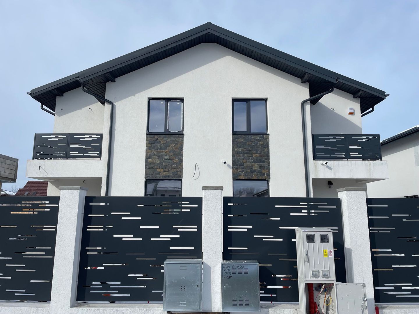 Vila Otopeni P+1+M, zona linistita, 0%COMISION - Poză 1