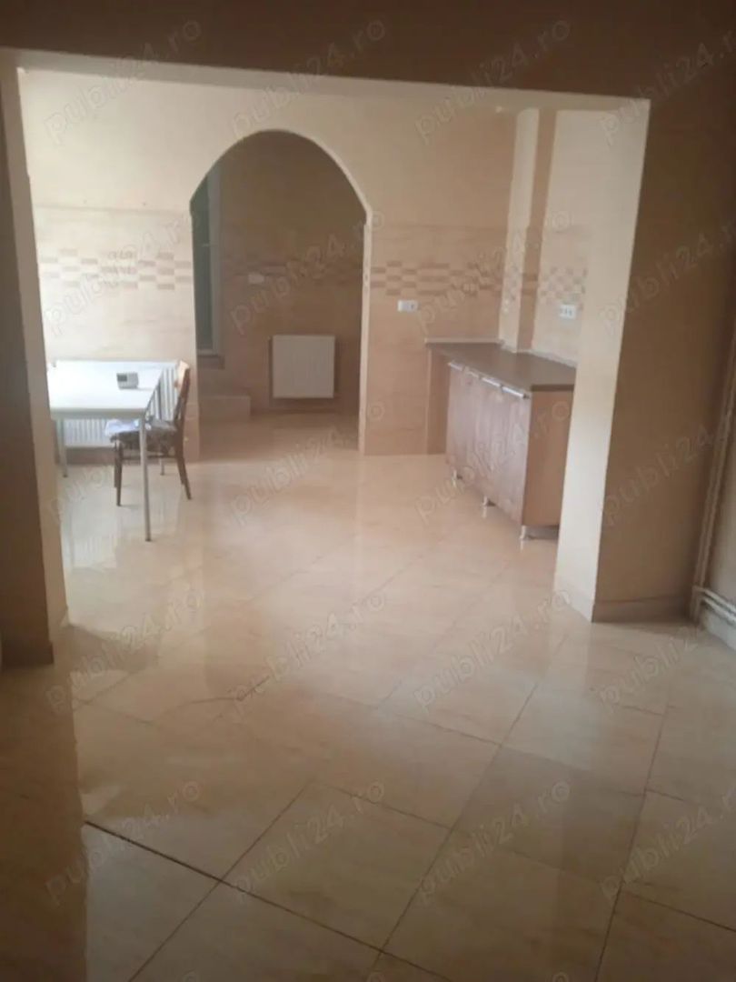 Casa cu etaj de vanzare zona 14Mai - Poză 1