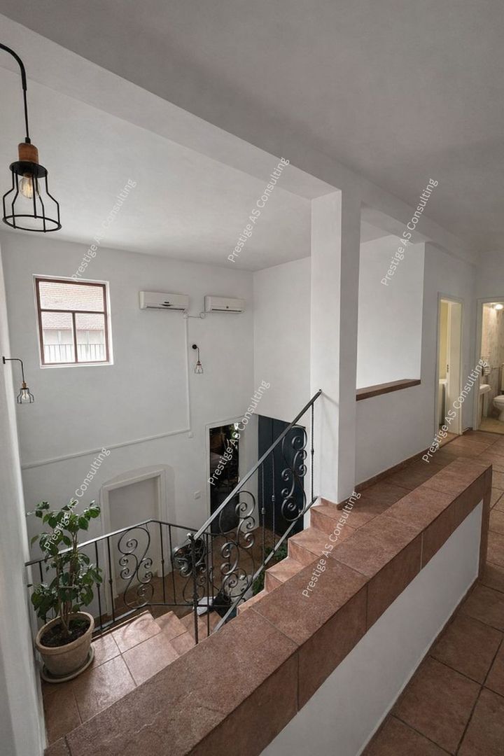 Vila individuala renovata complet | 6 camere | 500 mp teren | Str Jean Monnet - Poză 18