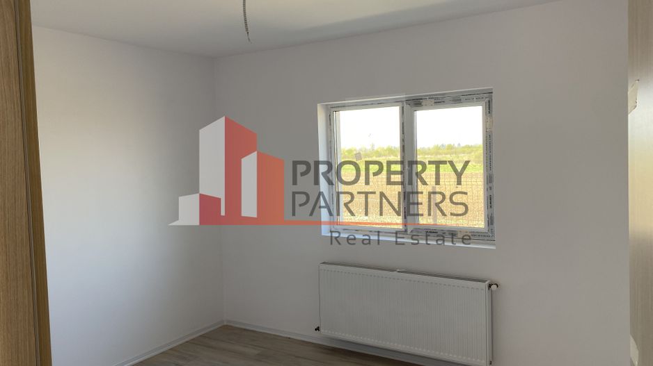 Sabareni, casa parter + mansarda locuibila. - Poză 4