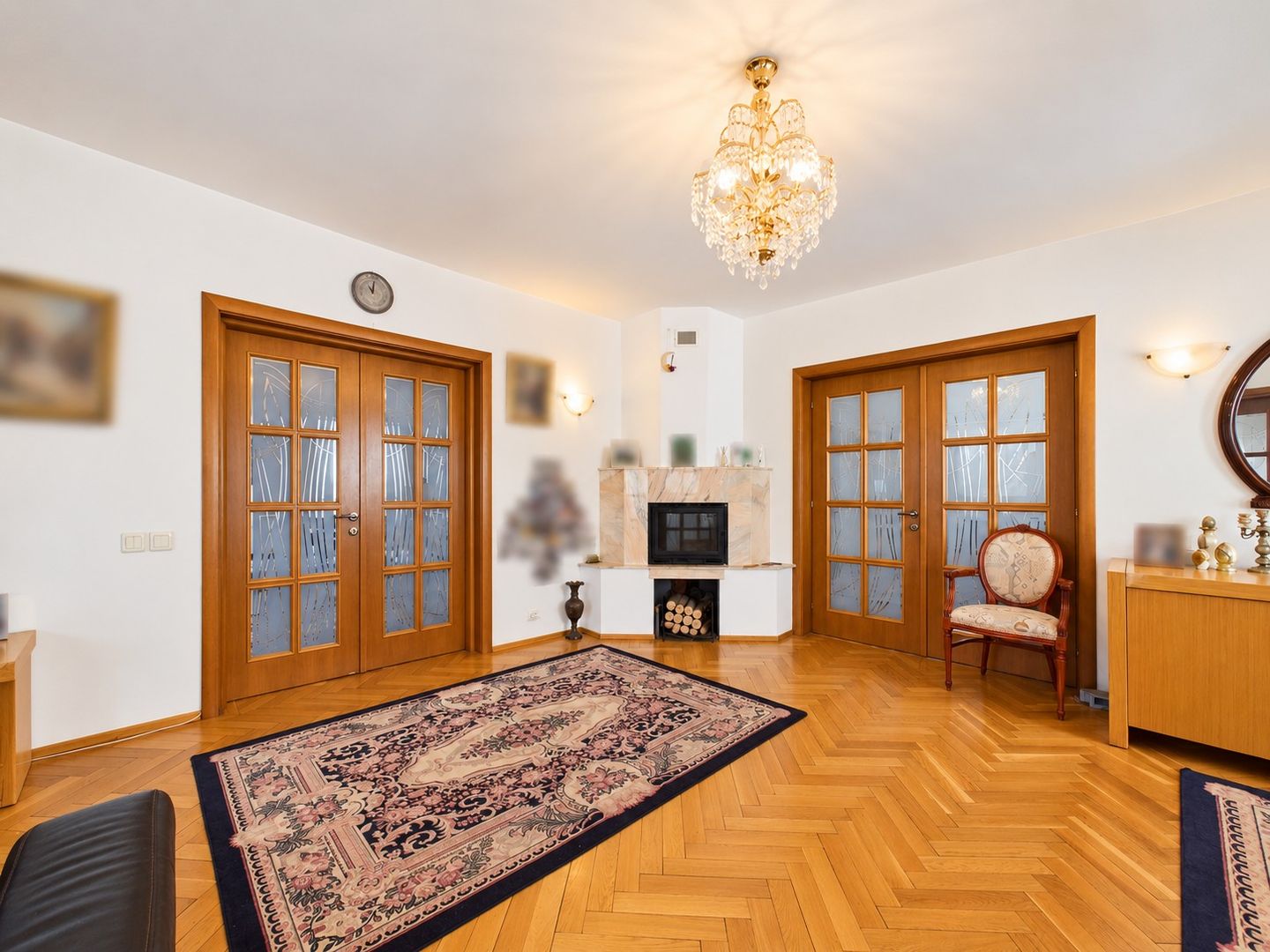 Vilă cu 8 camere de vânzare, piscina, livada, iesire la Balta Pasarea - Poză 7