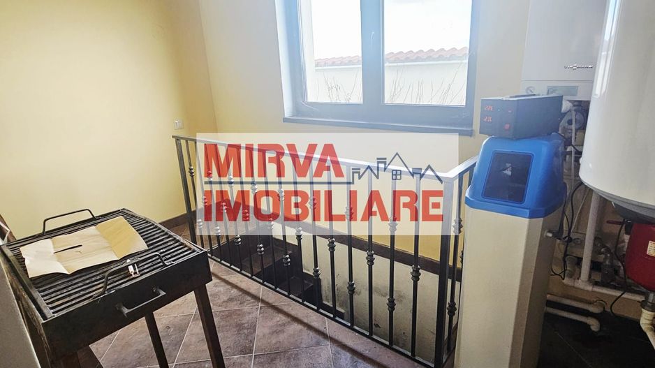 Vilă spațioasă Strejnicu S+P+1E+M, 8 camere, garaj, teren 595 mp - Poză 13