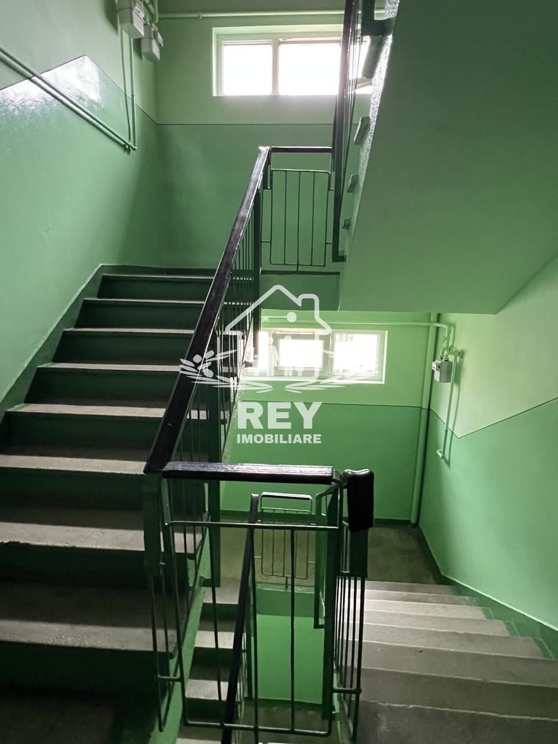 Apartament 3 camere nedecomandat ,bucătărie separată, Stefan cel Mare - Poză 16