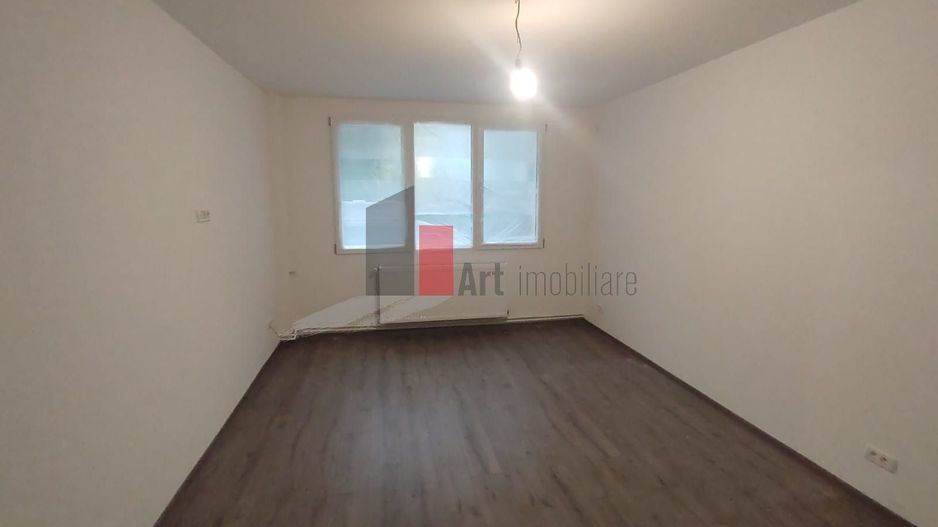 Vânzare apartament 3 camere Piața Reșița - Poză 4