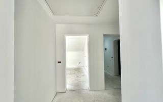 Casă individuală de vanzare  cu garaj și curte proprie – Hălchiu - Poză 13