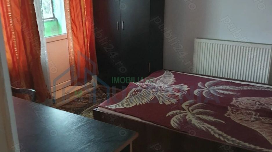 Vand apartament 3cam, 56.6 m3, Podul de Piatra,et4 4-de renovat partial. - Poză 5