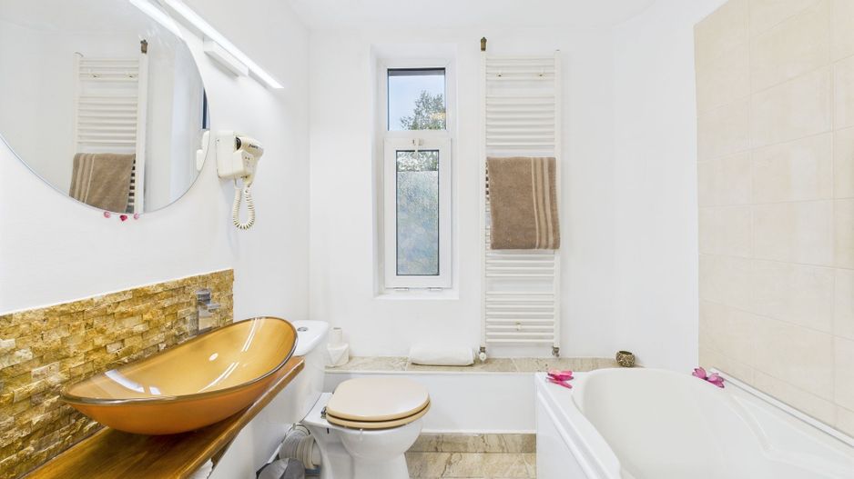 Proprietatea ideala pentru investitie sau locuit pe Str. 16 Februarie - Poză 30