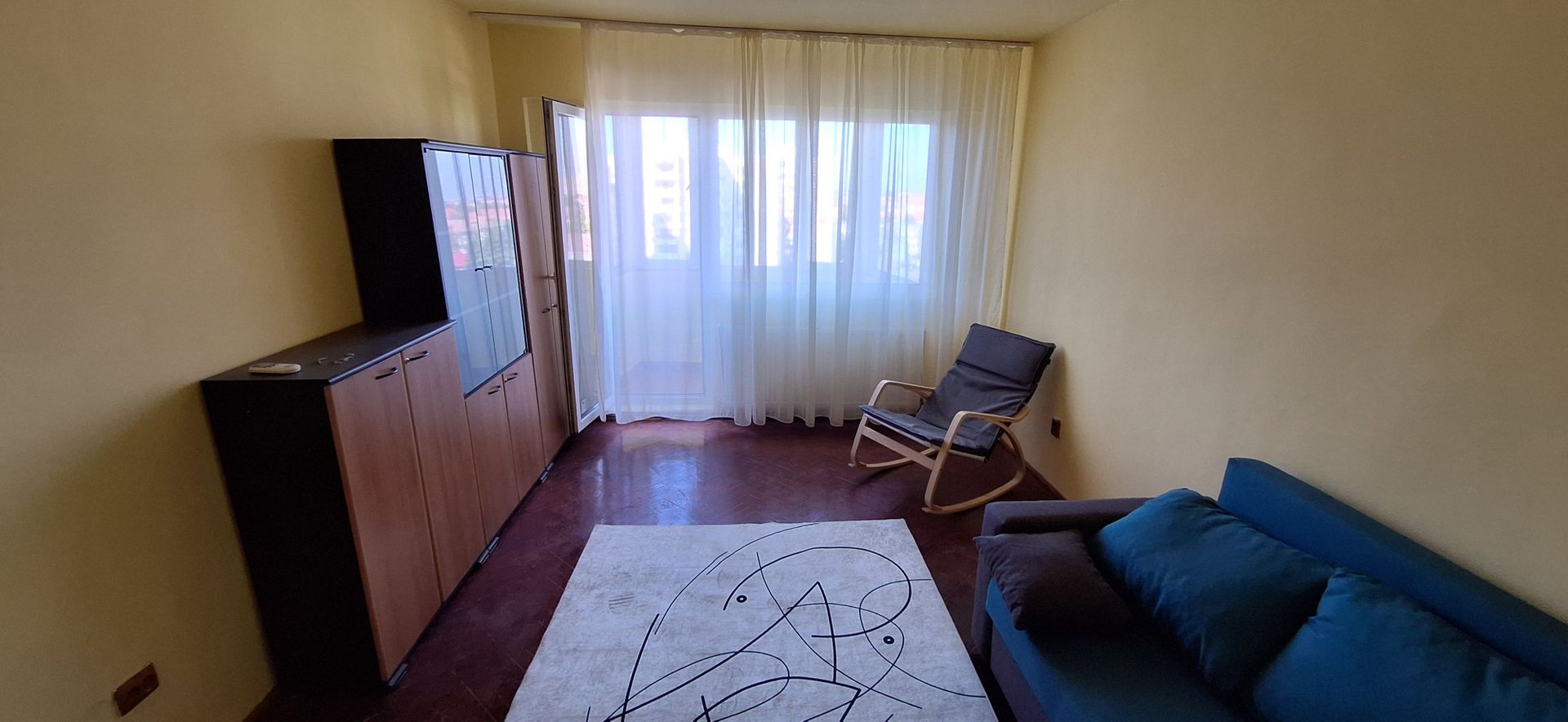 Apartament cu 3 camere - Central - Poză 1