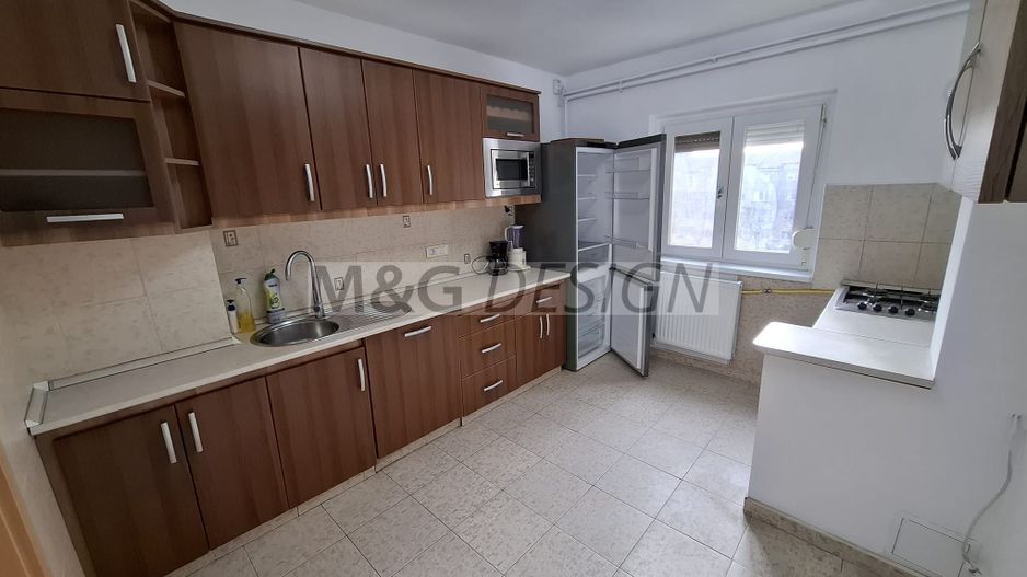 Aradului, 3 camere decomandat, 2 bai - Poză 1