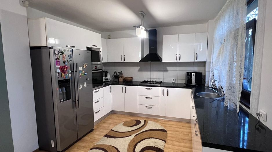 Casă spațioasă cu piscină, de vânzare în Simeria - Poză 16