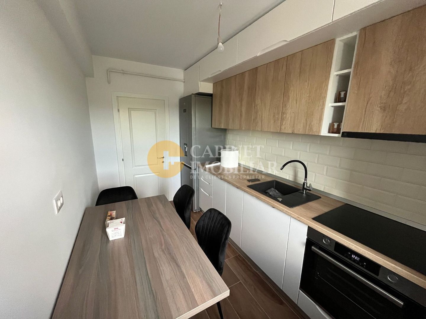 2 CAMERE DECOMANDAT--MOBILAT+UTILAT--VEDERE LA LAC--REDIU - Poză 6