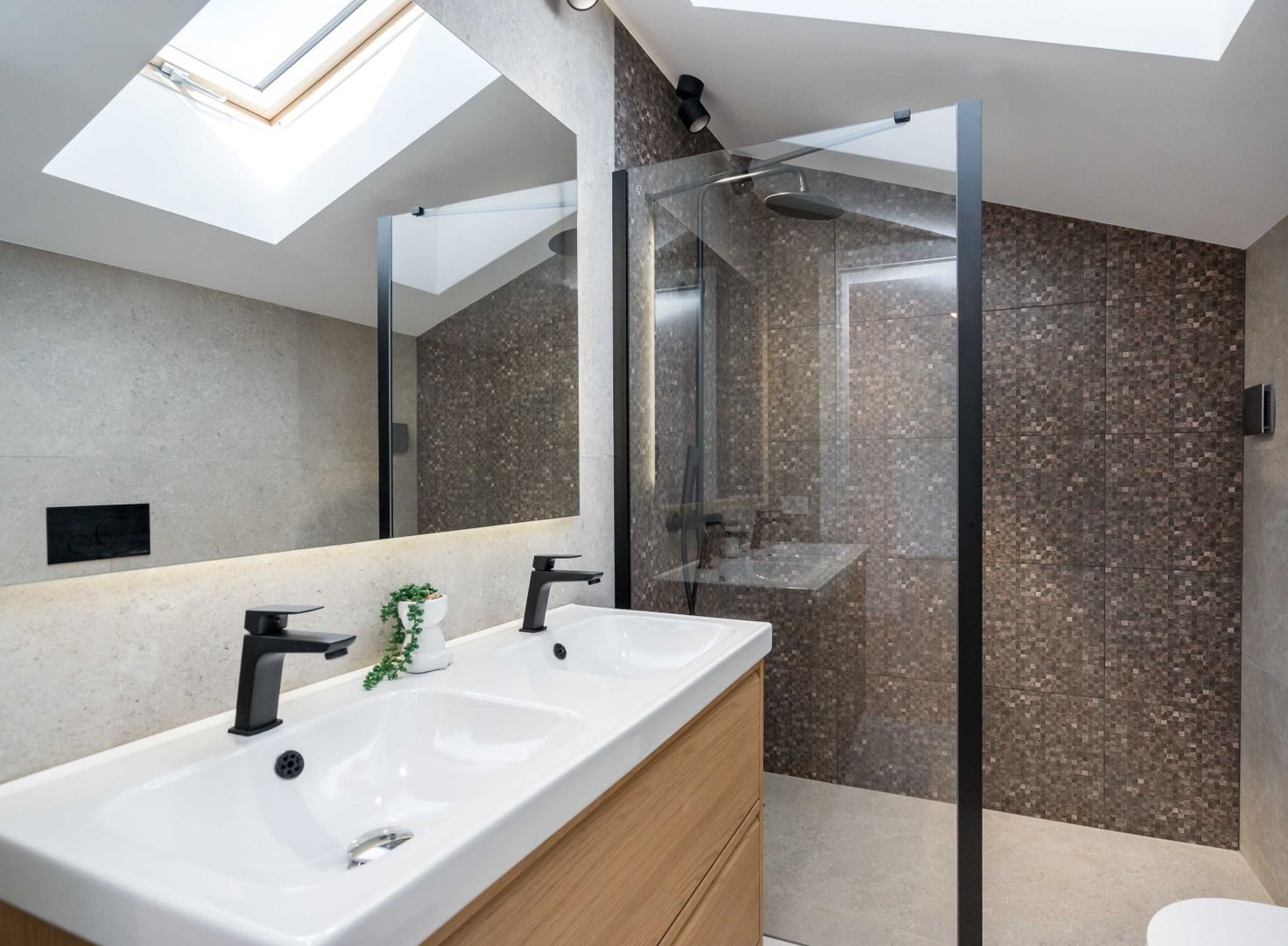 Casa 7 Hambar44,casa pasiva,pompa caldura geoter,3 locuri parcare - Poză 2