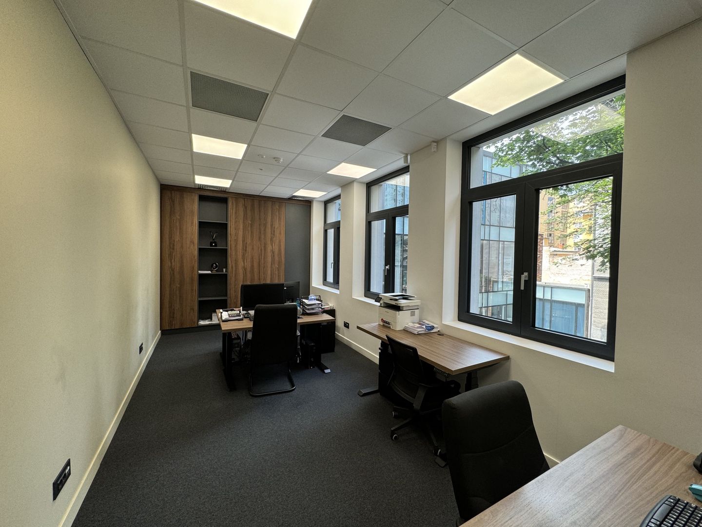 Imobil Premium de Închiriat: Eficiență și Tehnologie de Vârf - Poză 15