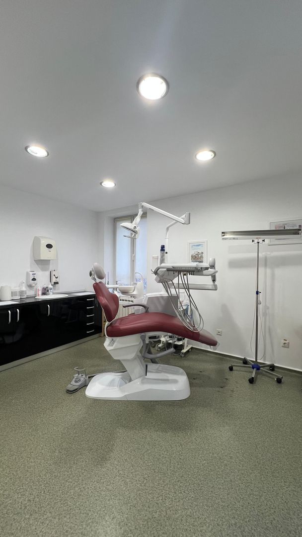 Cladire 23 de camere cu teren 554 mp - Poză 12