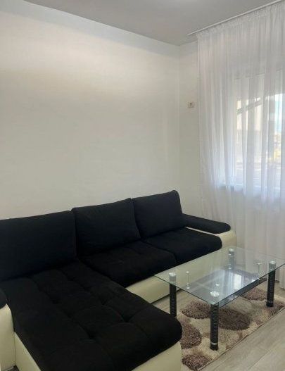 Garsoniera demisol foarte inalt centrala 26 mp - Poză 3