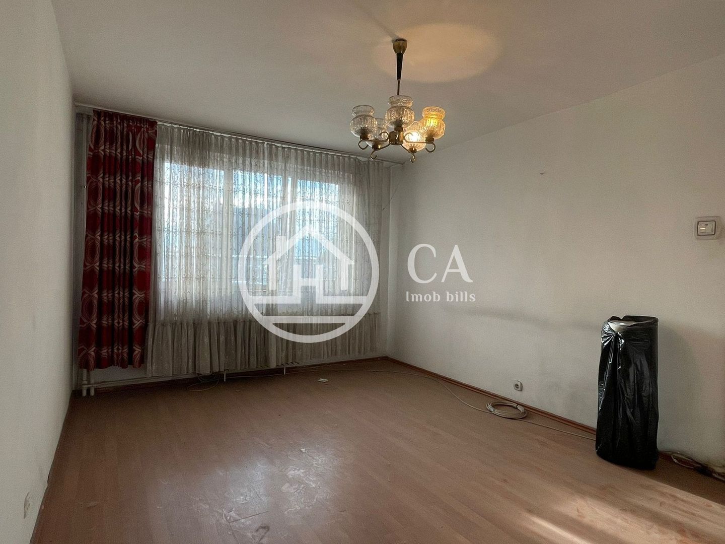Apartament de vânzare cu 3 camere în zona Nufarul, Oradea - Poză 1