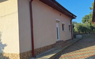 Casă de vânzare în Voinesti, Iași, cu garaj și grădină - Poză 10