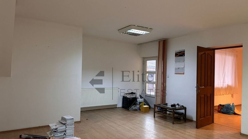 Spatiu cu 4 birouri cu teren de 3000mp - Poză 8