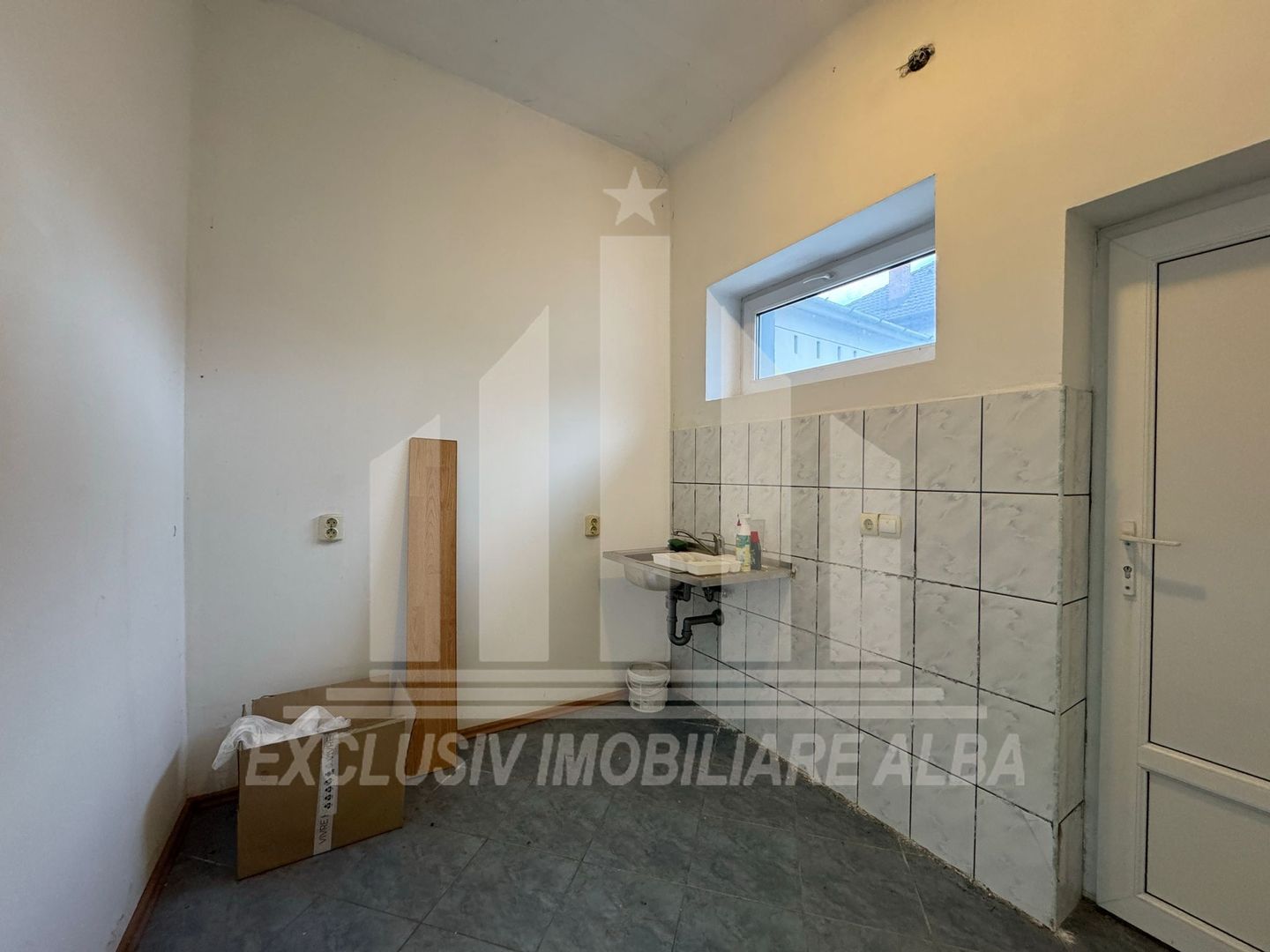 Casa individuala | Spatiu comercial | 306 mp | 415 mp teren | Maieri - Poză 12