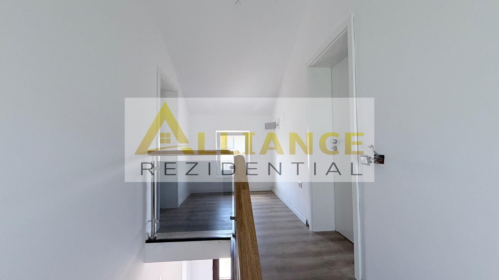 Casa Individuala - 6 camere - 3 bai - 550 mp teren - Poză 13