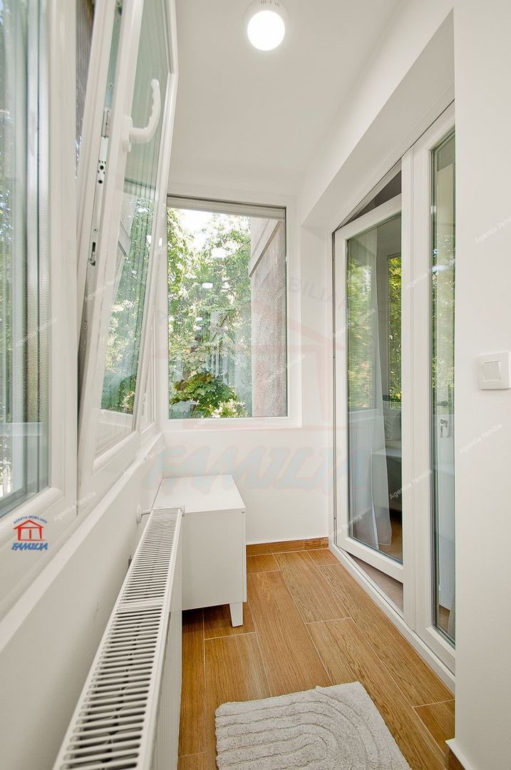 Inchiriere apartament 3 camere decomandat zona centrala - Poză 19