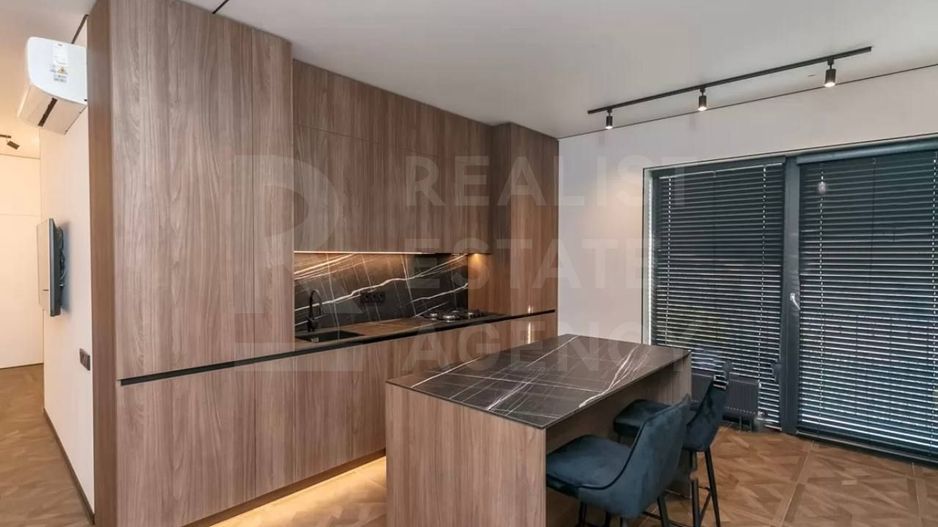 Chirie apartament, 3 camere, str. Lacului, Centru - Poză 1