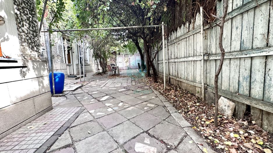 Casa cu teren de 342 in zona Unirii-Calea Calarasilor - Poză 3