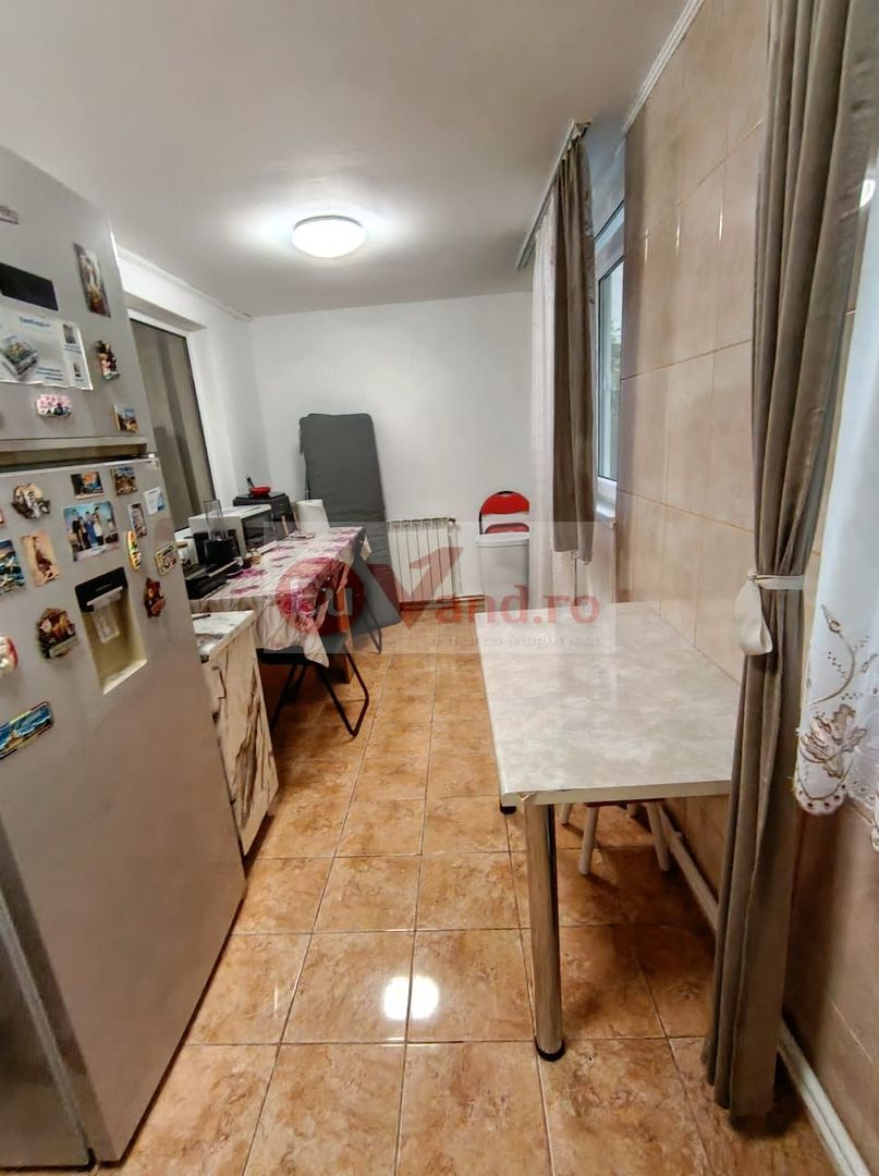 De vanzare apartament 3 camere – Micro 40 – Parter cu gradina, 58.000 euro - Poză 1