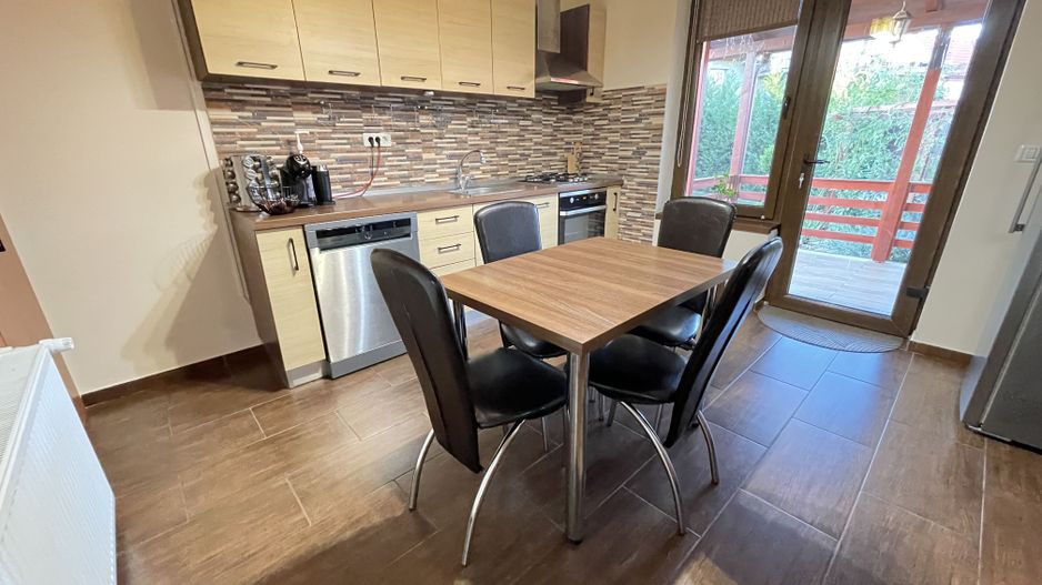 Casa moderna, frumos amenajata in zona Bogdanestilor - Poză 10