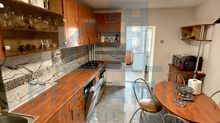 3 decomandate - 2 bai - etaj 1 - centrala proprie - McDonald's - Poză 6