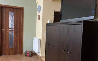 Apartament cu 3 camere de vânzare, Floresti. - Poză 2