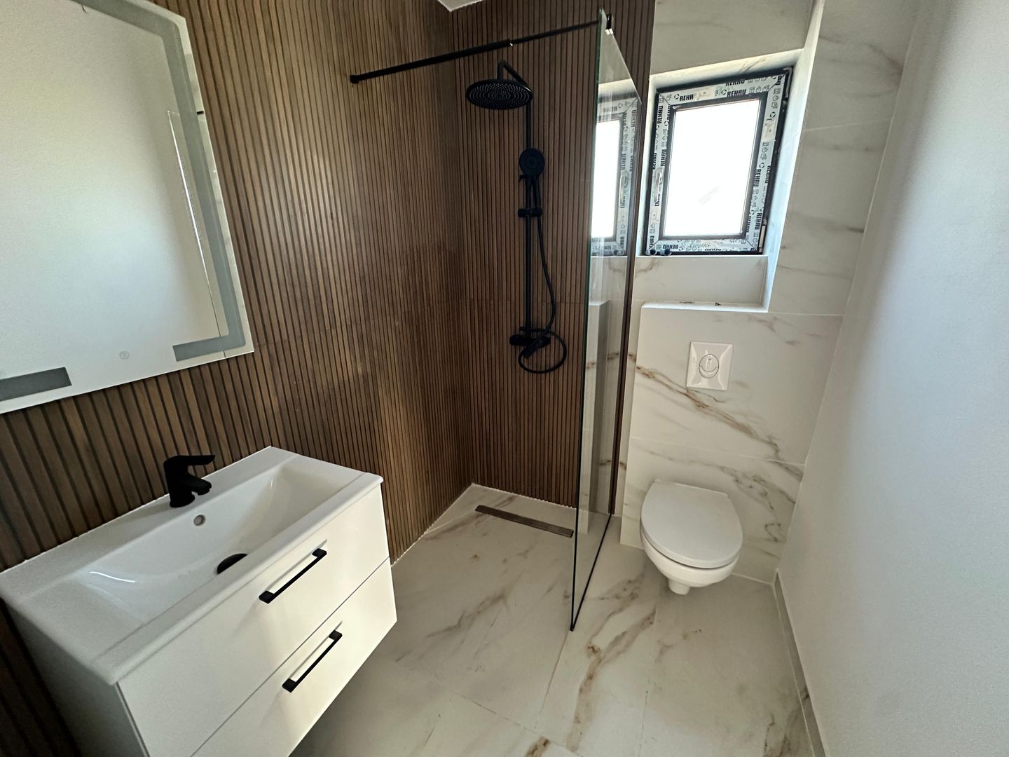 CASA SINGULARA- 5 CAMERE, TOATE UTILITATILE, FINISAJE PREMIUM,COMIS 0% - Poză 17